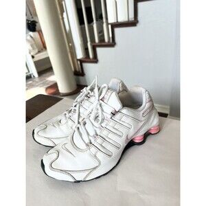 Nike Shox NZ White and Silver Womens 7.5 Leather Running Shoes Vintage GUC 2010